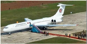 特朗普专机“空军1号”与金正恩专机“苍鹰1号”