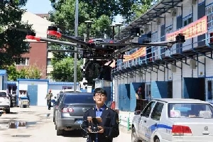 长春：无人机当“空中城管” 两三个小时干一天活