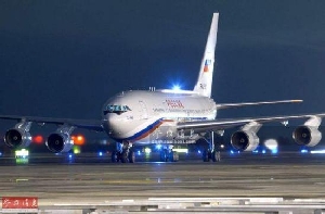 特朗普要给"空军一号"换大床 向普京专机看齐
