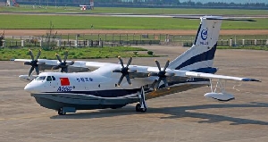 AG600成功完成水上首飞任务返回珠海