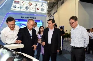 冯正霖出席第12届中国国际航空航天博览会开幕式