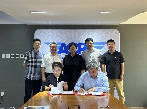 上海中侨职业技术大学与中国AOPA携手打造航空教育新篇章