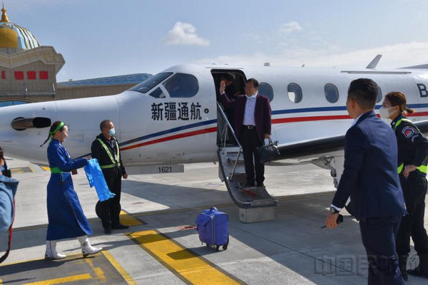 内蒙古镶黄旗新宝拉格机场正式投运