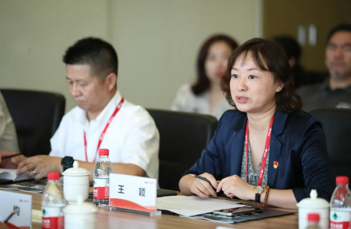 接着,京东集团党委委员,副总裁王颖介绍了京东集团在党建方面开展的